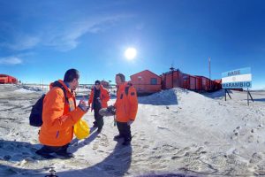 Equipo en la Antártida